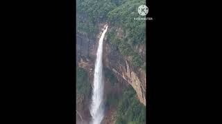 NohKaLikai Falls, Meghalaya💧#beautiful #falls #shorts