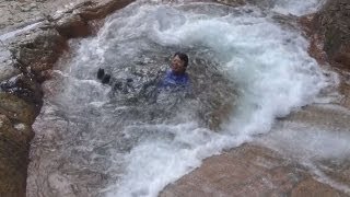 天然の流れるプールでグルグル回る　　吾妻連峰 前川大滝沢　沢登り