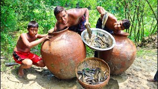 Unique Fish Trapping Under Big Pottery Pot - New Fishing By Smart Village Boys