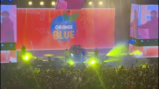 Primul concert Orange Blue