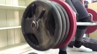 530lbs Trap Bar Deadlift (240.5kg)×5reps.トラップバーデッドリフト240.5kg×5回。