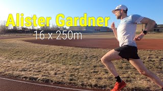 Alister Gardner - Entraînement sur piste 16 x 250m