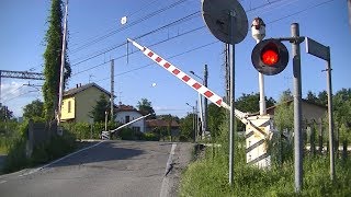 Spoorwegovergang Borgomanero (I) // Railroad crossing // Passaggio a livello