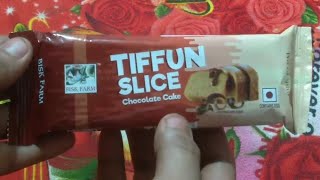 Biskfarm tiffun slice chocolate cakes 🎂 Biskfarm foods review unboxing price | Asmr cake lover