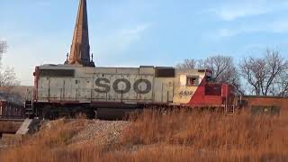 IAIS using two NS GEs to interchange with CP using Soo 4412 at Taylor St.