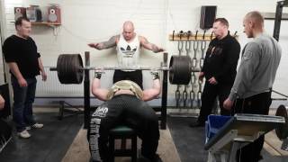 Raw bench 260 kg × 2 easy