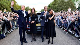 Prince William and Kate, Prince Harry and Meghan ప్రజలను కలిసినప్పుడు..