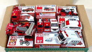 【トミカ】はたらくくるまの救急車と消防車を楽しく箱に収納するよ☆[Tomica] Enjoy storing an ambulance and a fire engine in a box☆