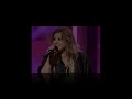 Kelly Clarkson Performs 'Over the Rainbow
