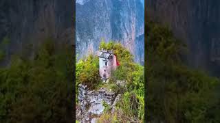 A small temple was found on a cliff || Highest cliff Temple in Chaina #cliff #temple #viral #shorts
