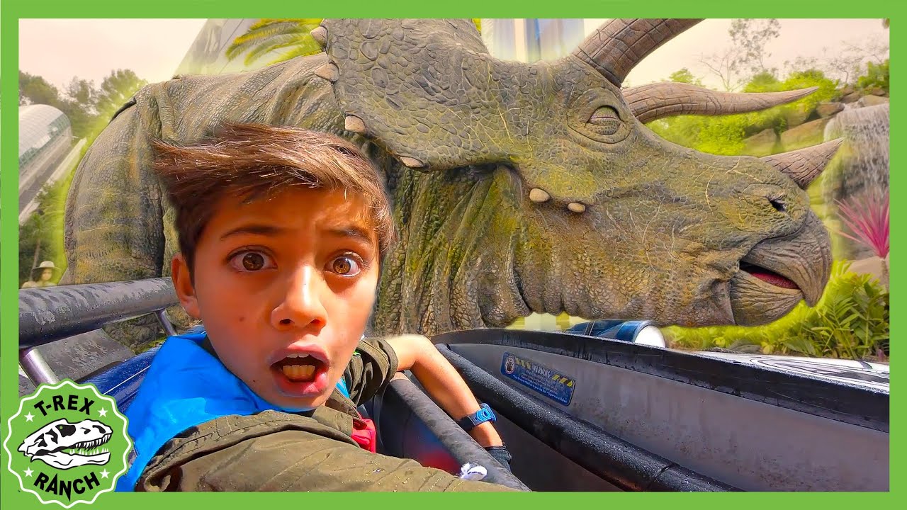 GIANT Dinosaurs + Rides At Jurassic World Universal Studios! | T-Rex ...