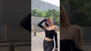 TikTok,抖音,街拍美女,紧身牛仔裤,76