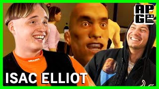 ISAC ELLIOT STARTS A BAR FIGHT IN VR