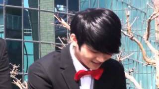 [FANCAM] 110225 우현 at Music Bank Fan Meeting