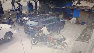 Robbery in Sompura Sarjapur (Karnataka),13.75 lakhs stolen, Beware of keeping valuables in a car.