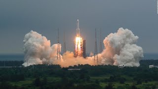 中国のロケットが制御不能状態で大気圏突入へ