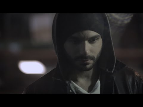 Δημήτρης Καραδήμος| Το ολοκαίνουργιο video clip του “Παρεξήγηση (Έφαγες πόρτα)” κυκλοφόρησε