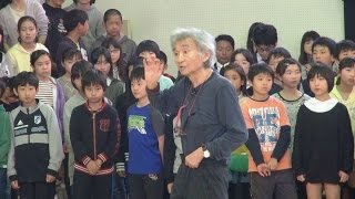 世界のオザワ、川崎の小学生に合唱指導/神奈川新聞（カナロコ）