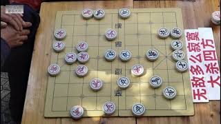 孫浩宇大師街頭下棋故意送炮！老頭們歡天喜地：兔子宰了好過年