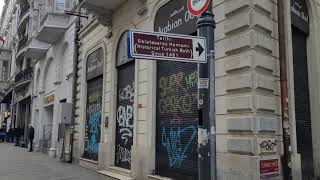 İstiklâl Caddesini ve tarihi pasajları geziyoruz