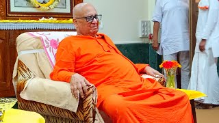 পূজনীয় স্বামী গিরিশানন্দজী মহারাজের দর্শন || Swami Girishanandaji #kamarpukur #vicepresident