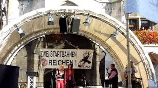 Demo gegen die geplante 3. Startbahn auf dem Münchner Marienplatz - Auftaktmusik von Herzbluat