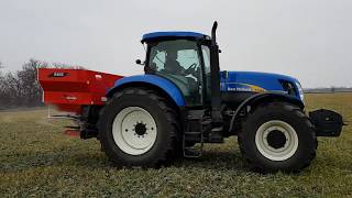 Kuhn Axis 30.2 та New Holland T7060 розкидання добрив