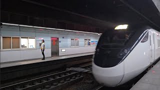 2223次基隆發車經由山線開往嘉義的EMU708+EMU707阿福號區間車，和432次樹林發車經由南迴線開往新左營的EMU3000型十二輛編組EMU3011皮蛋豆腐騰雲號紅色帶新城際自強號列車