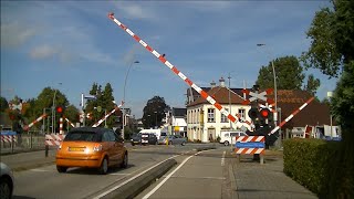 Spoorwegovergang Winschoten // Dutch railroad crossing