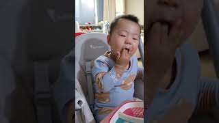 상남자 아기의 주먹밥 먹는법(식욕주의)#먹방#baby#shorts