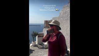 Our dream proposal ruined by unaware tourists #coupleshumor #santoriniproposal #greeceproposal