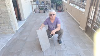 Πώς στρώνουμε πλακάκια σε αυλή. How to lay tiles in a yard.