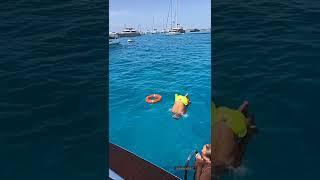 Acrobazia incredibile di #immobile sullo yacht 🦅⚽️⚪💙