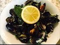 How to prepare and cook Fresh Mussels in White Wine and Garlic Sauce