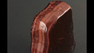 レッドタイガーアイ (赤虎目石) 原石 磨き 300g / Red Tiger's Eye