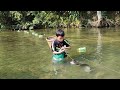 Setting a trap for stream fishing, the orphan boy khai caught a giant catfish