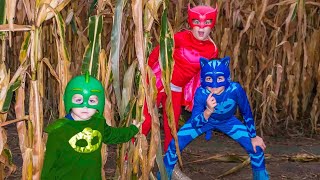 Corn Maze search with PJ Masks featuring the Assistant and Catboy, Owlette and Gekko
