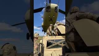 SOLDIERS ATTACH A MILITARY HUMVEE TO AIRCRAFT #SHORTS #shorts #usmilitary #soldiers