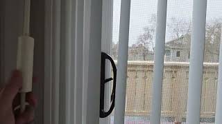 How to Open and Close a Hunter Douglas Vertical Blind