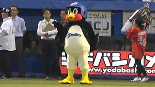 2018.09.06 例のダンスを一羽で踊るつば九郎