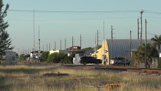 Get OUTTA the WAY! - FEC 101-18 - Brightline BLF702 [ORANGE ]  - 3/18/23