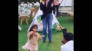 Cute Taimur dancing with Kareena dancing