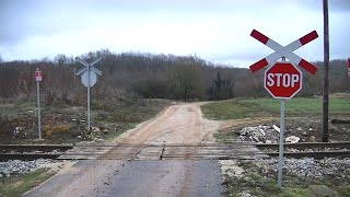 Spoorwegovergang Heki (HR) // Railroad crossing // Željeznički prijelaz