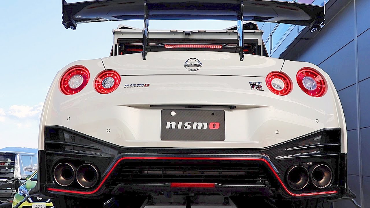 Nissan GT-R NISMO N-Attack Package | Test Drive On Racetrack - YouTube