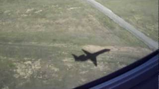 Small jet liner Embraer 140 Chasing it\