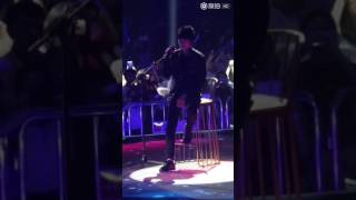 Tfboys王俊凯 r11发布会盛典 摩天轮思念近距离饭拍