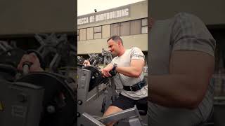 Single-arm Machine Curl for Unmatched Isolation and Growth!