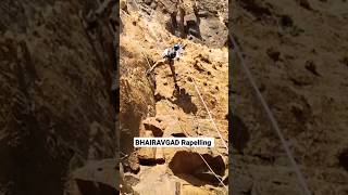 Bhairavgad Thrilling Rapelling! भैरवगडचा थरारक सुळका ¡ #bhairavgad #thrillingtrek #shorts #trending