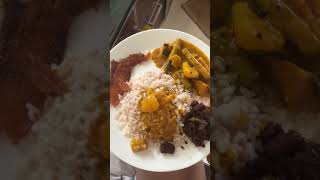 ന്റെ സ്വന്തം വീട്ടിലെ ഊണു 😘😍 | What I ate for Lunch | Happy lunch #thrissur #trending