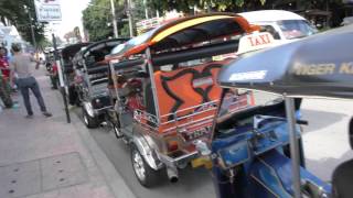 【4K】アキーラさん観察①タイ・チェンマイ・旧市街・トゥクトゥク！Tuktuk,Chiang-Mai,Thailand